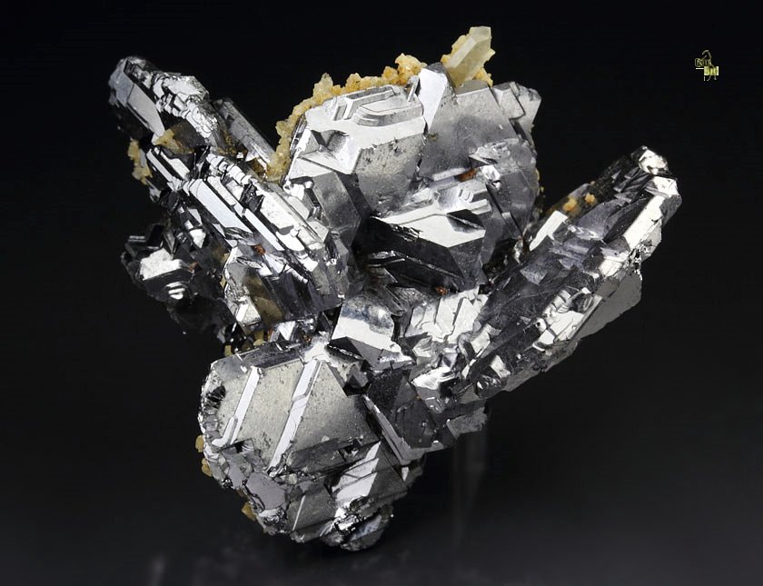 GALENA - SPINEL LAW TWIN, QUARTZ, CALCITE