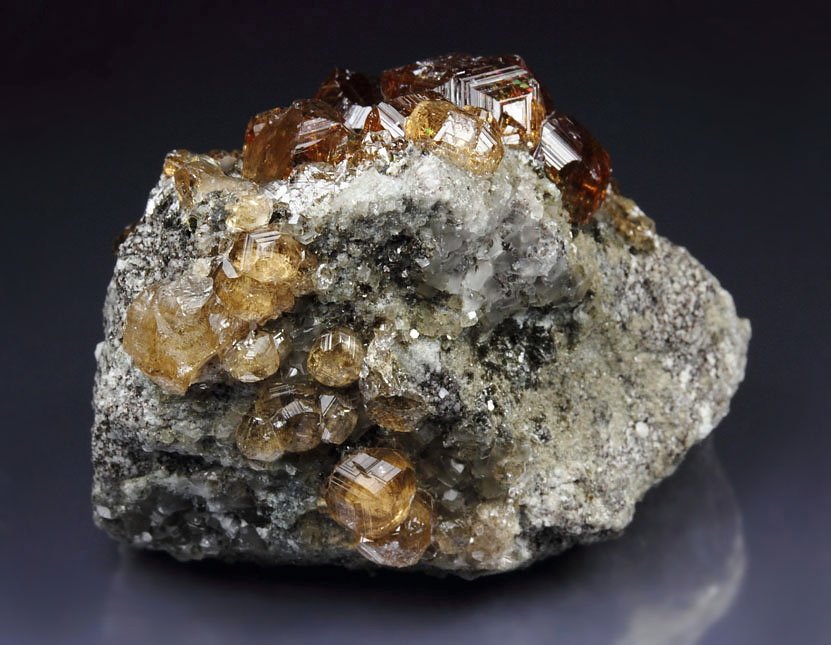 gem GARNET var. GROSSULAR