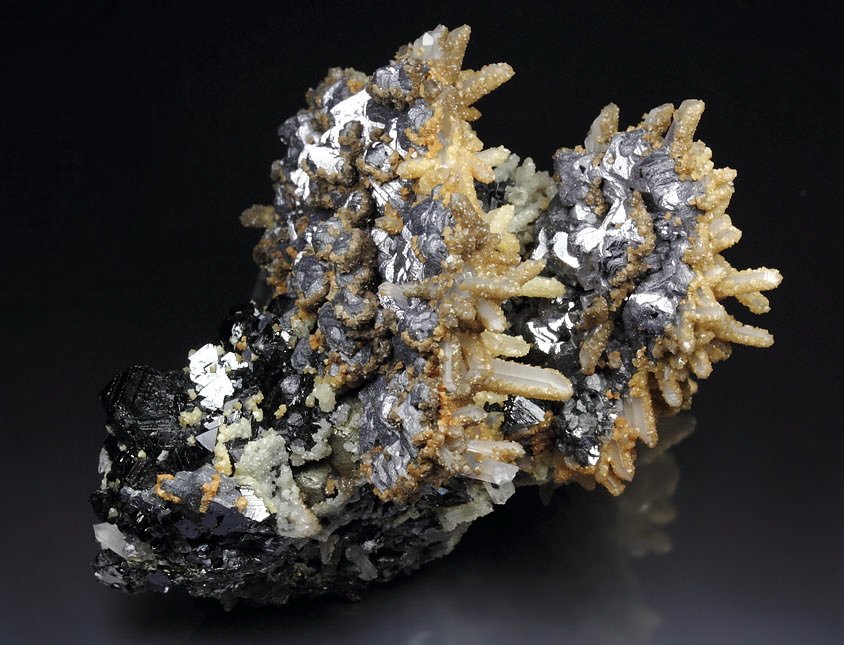 GALENA - SPINEL LAW TWIN, SPHALERITE, QUARTZ, CALCITE
