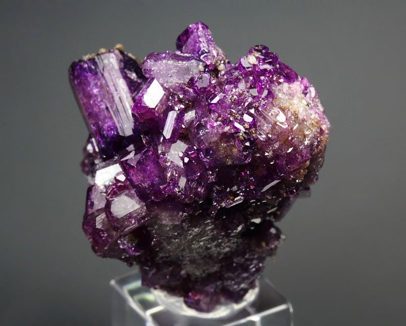 gem VESUVIANITE var. MANGANOAN, GARNET var. GROSSULAR