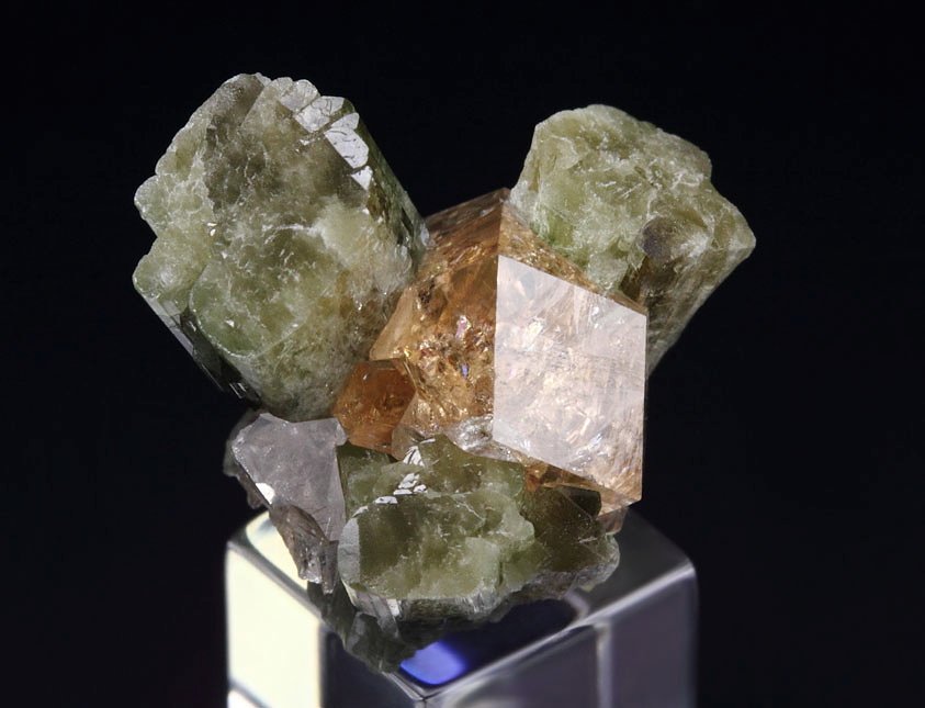 gem GARNET var. GROSSULAR, DIOPSIDE