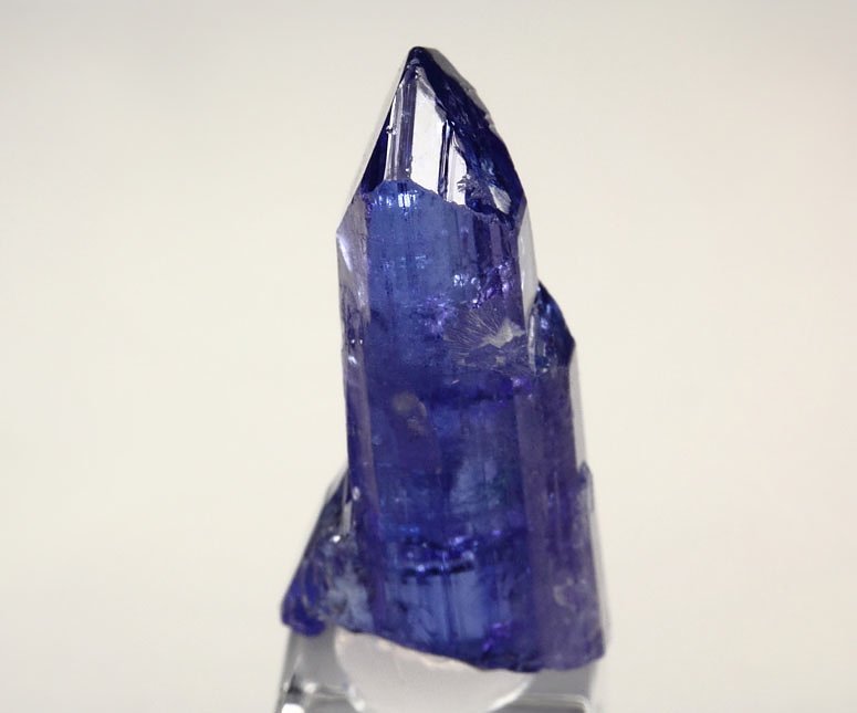 gem ZOISITE var. TANZANITE