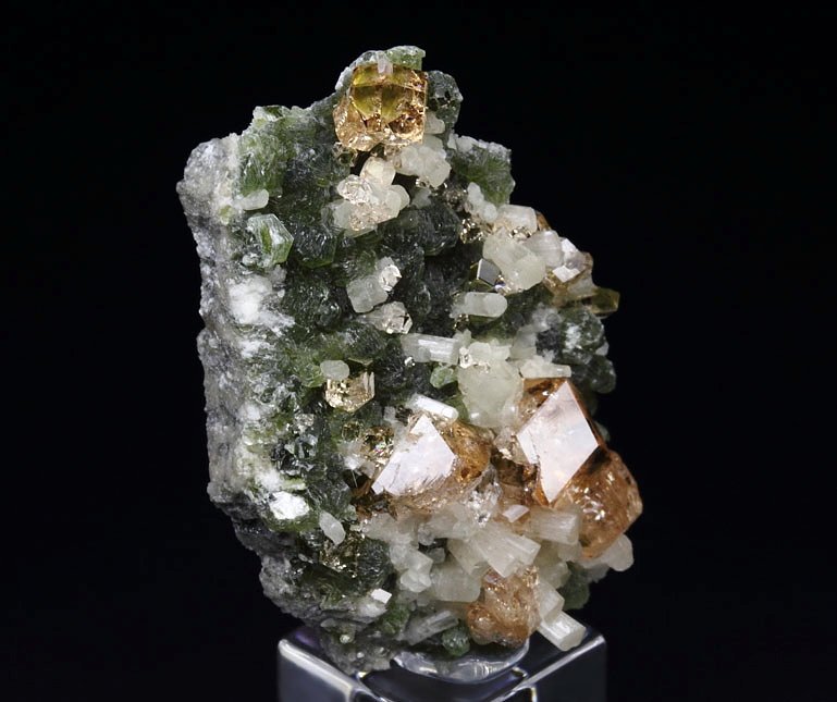 gem GARNET var. GROSSULAR, CLINOCHLORE, DIOPSIDE