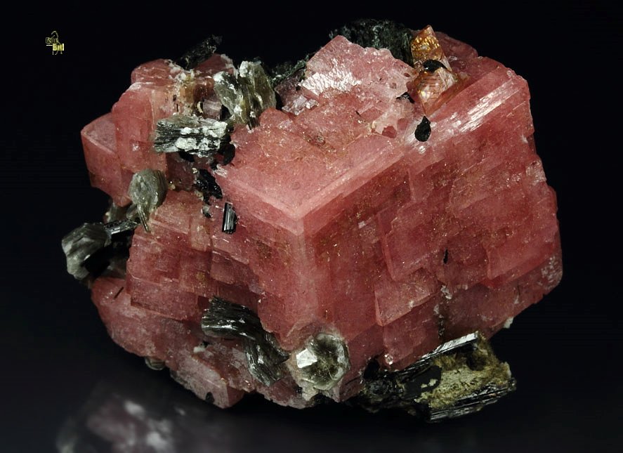 RHODOCHROSITE, POLYLITHIONITE, AEGIRINE, ALBITE