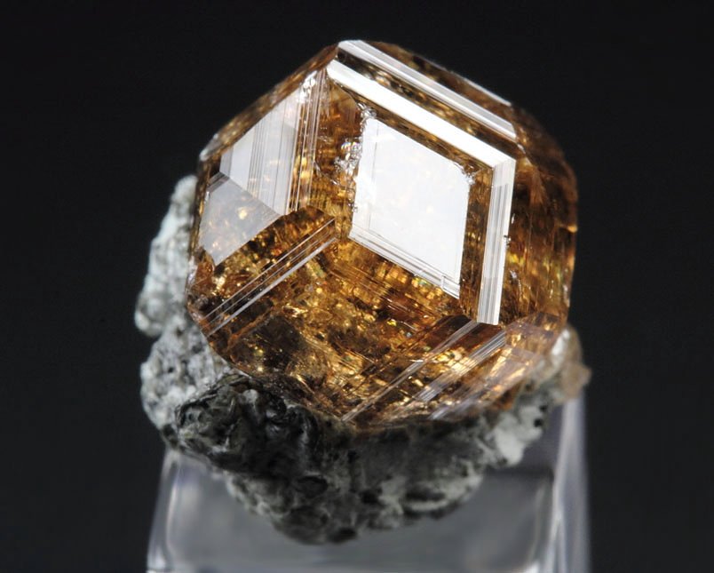 gem GARNET var. GROSSULAR