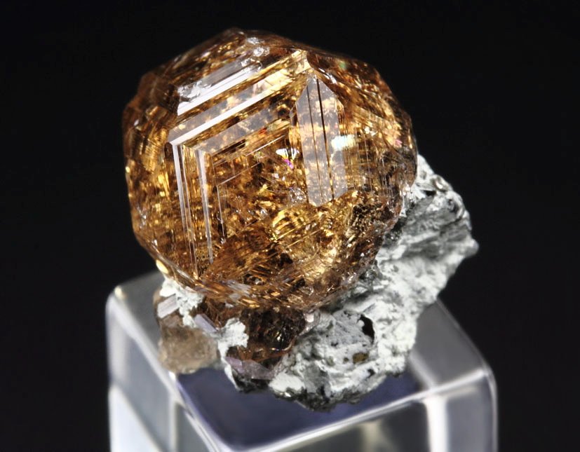 gem GARNET var. GROSSULAR