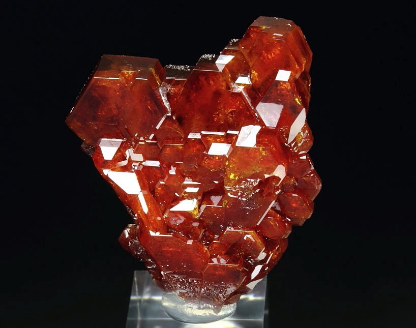 gemmy skeletal VANADINITE