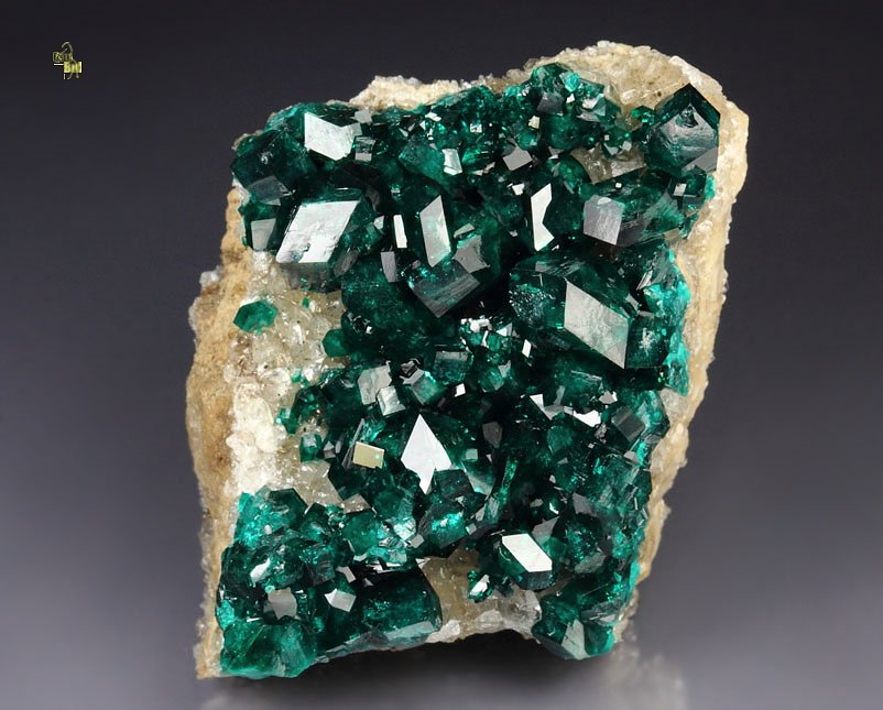 gem DIOPTASE, CALCITE