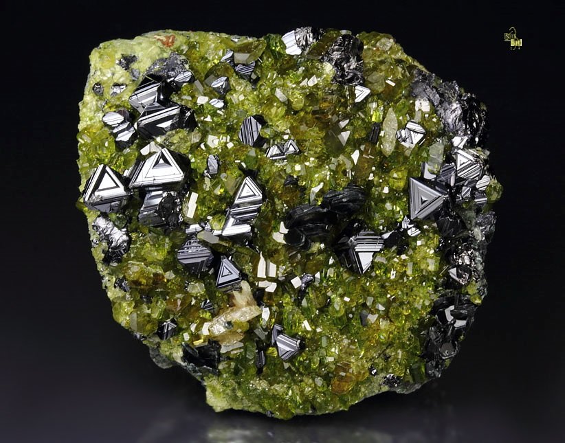 MAGNETITE, gem EPIDOTE