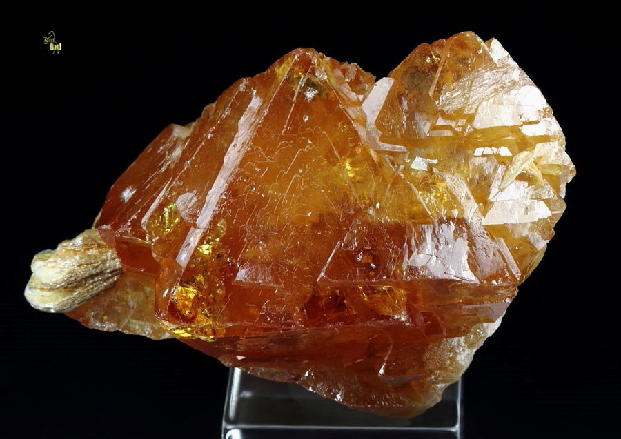 gem SCHEELITE, MUSCOVITE