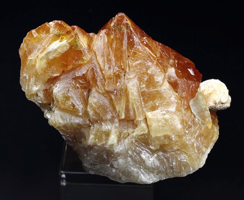 gem SCHEELITE, MUSCOVITE