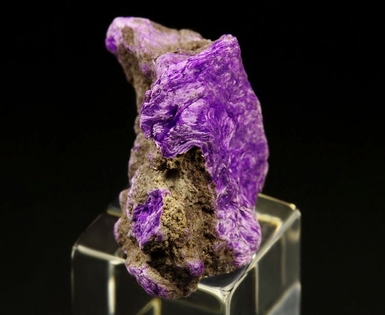 crystallized SUGILITE