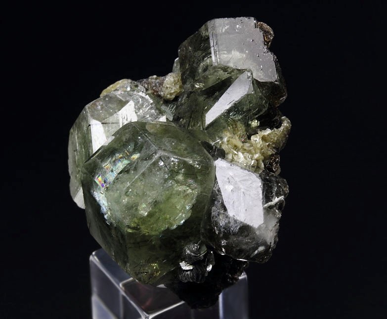 gem FLUORAPATITE, SIDERITE, MUSCOVITE