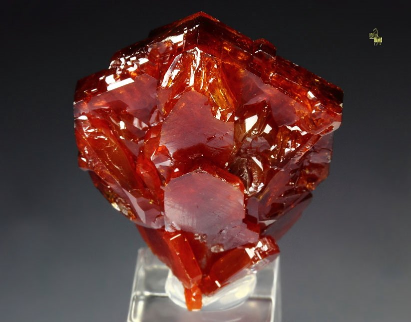 gemmy skeletal VANADINITE