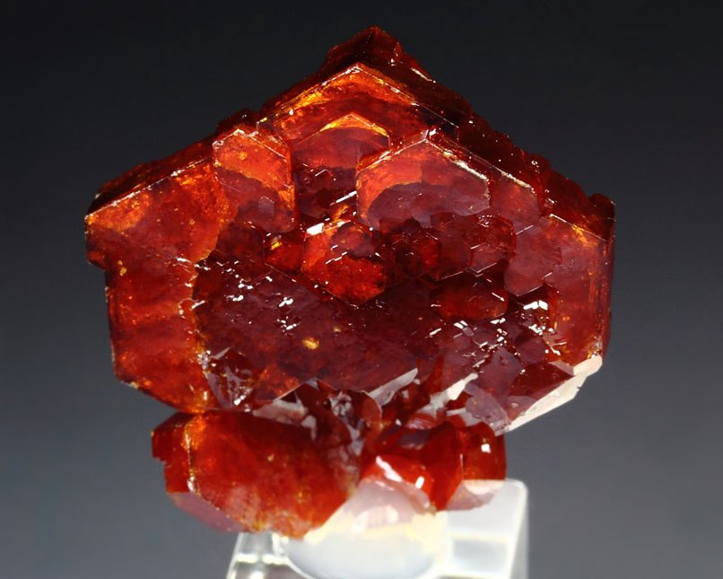 gemmy skeletal VANADINITE