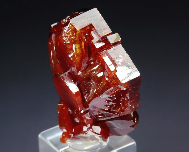 gemmy skeletal VANADINITE