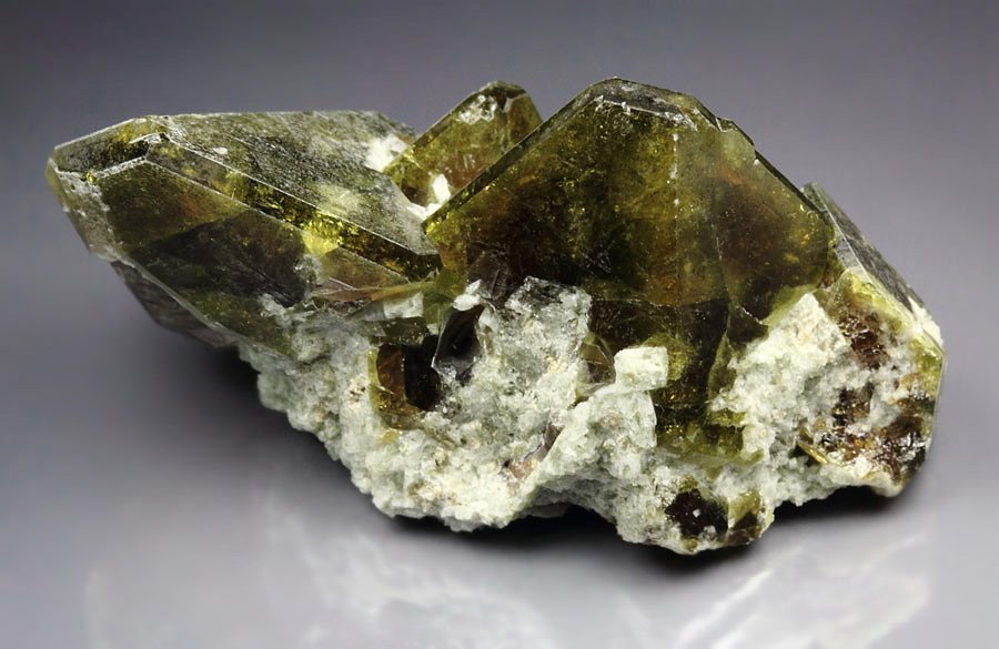 gemmy VESUVIANITE