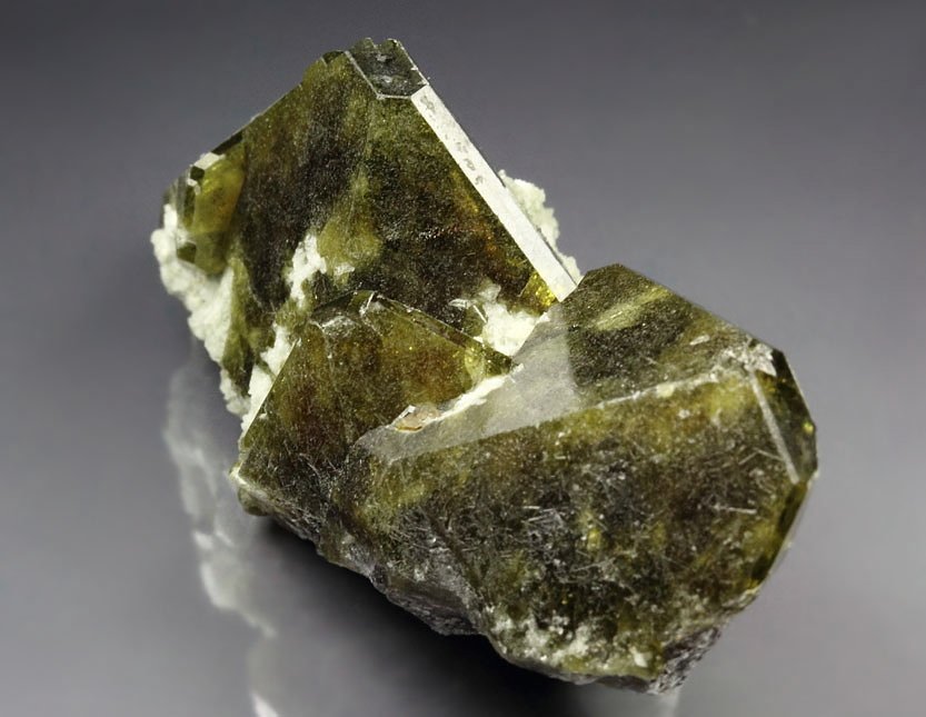 gemmy VESUVIANITE