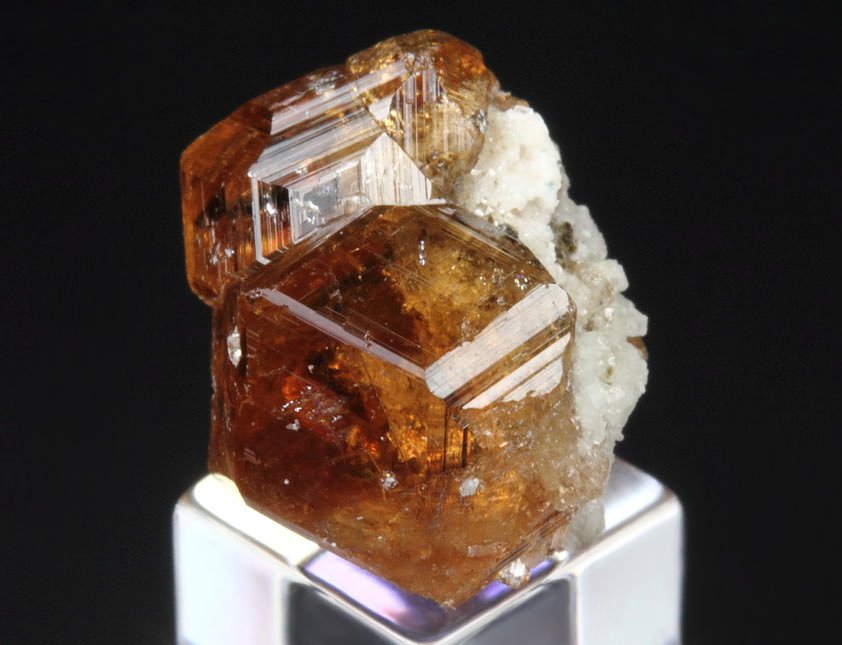 gem GARNET var. GROSSULAR