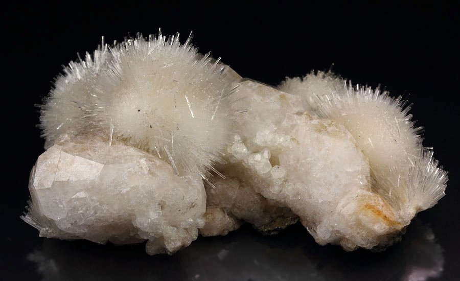 new find - NATROLITE, ANALCIME 