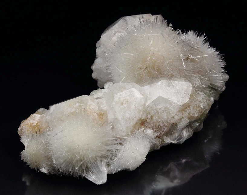 new find - NATROLITE, ANALCIME 