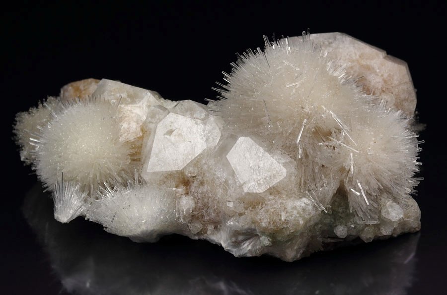 new find - NATROLITE, ANALCIME 