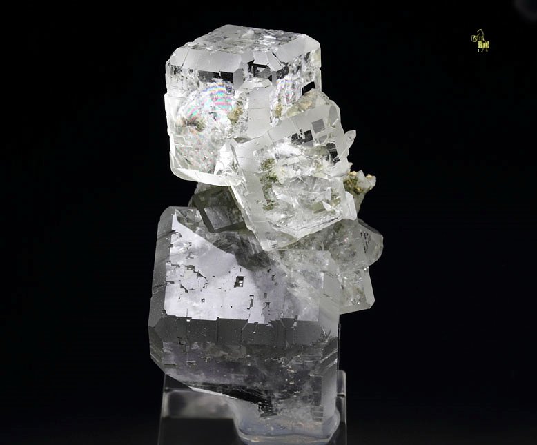 water-clear FLUORITE impaled with QUARTZ