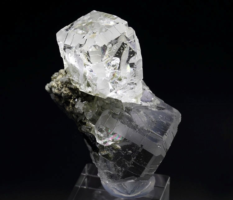 water-clear FLUORITE impaled with QUARTZ