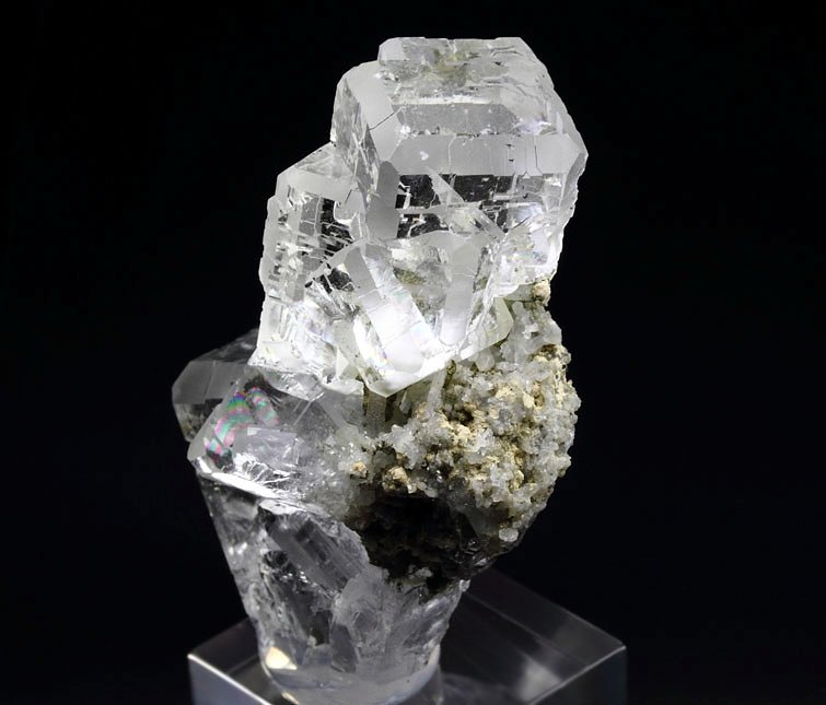 water-clear FLUORITE impaled with QUARTZ