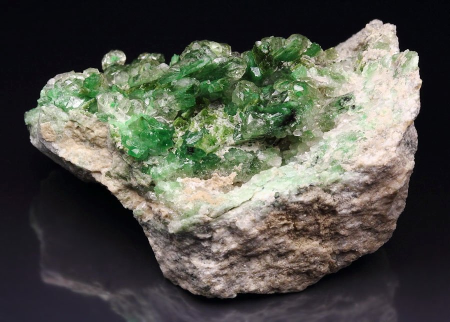 gem GARNET var. GROSSULAR with GREEN CHROMIAN PHANTOMS, DIOPSIDE