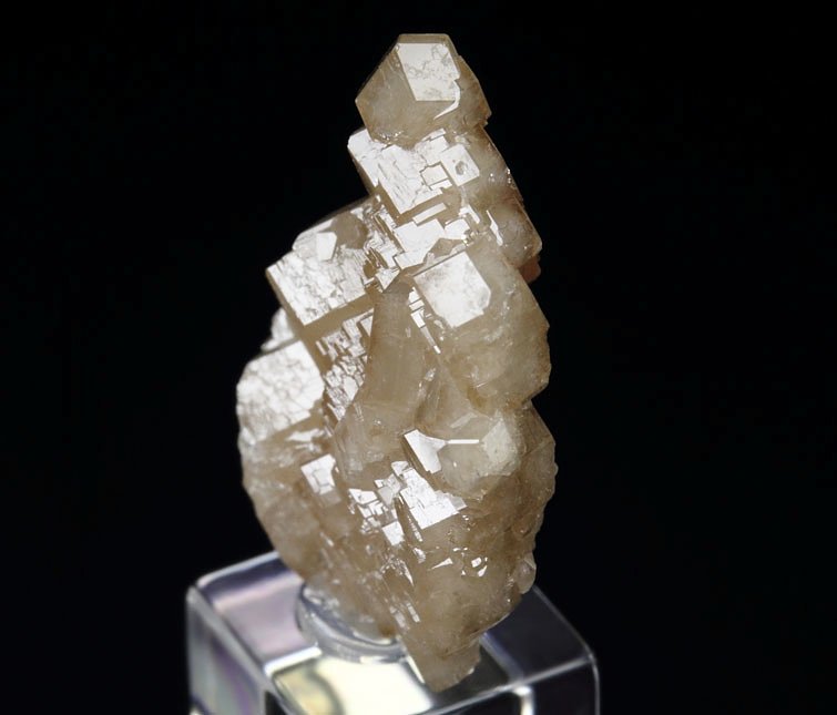 iso-oriented gemmy GARNET var. GROSSULAR