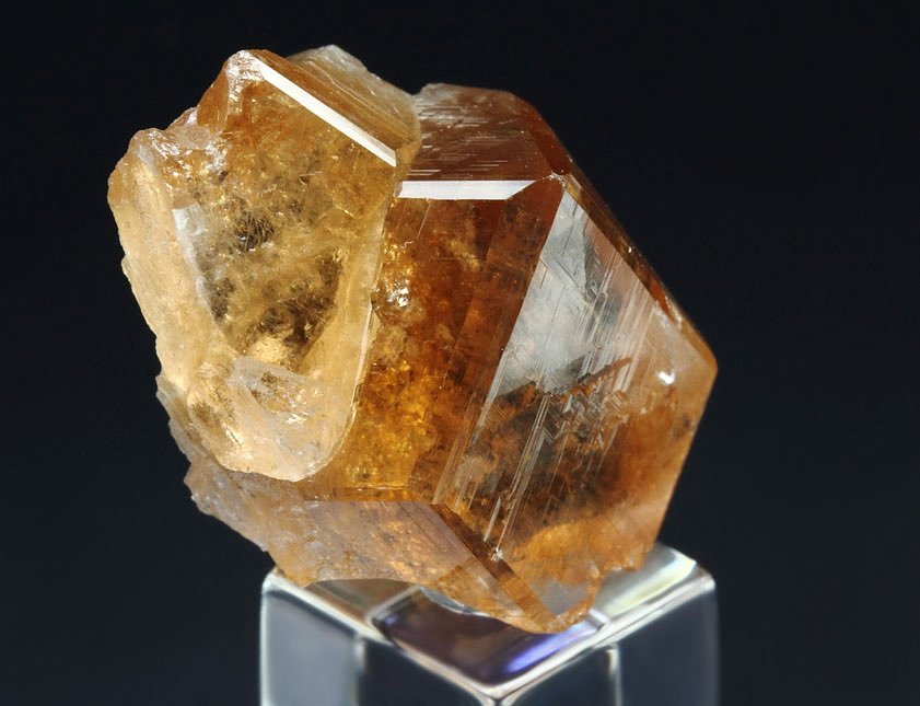 gem GARNET var. GROSSULAR