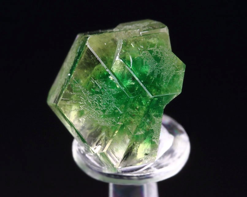 gem GARNET var. GROSSULAR with GREEN CHROMIAN PHANTOM