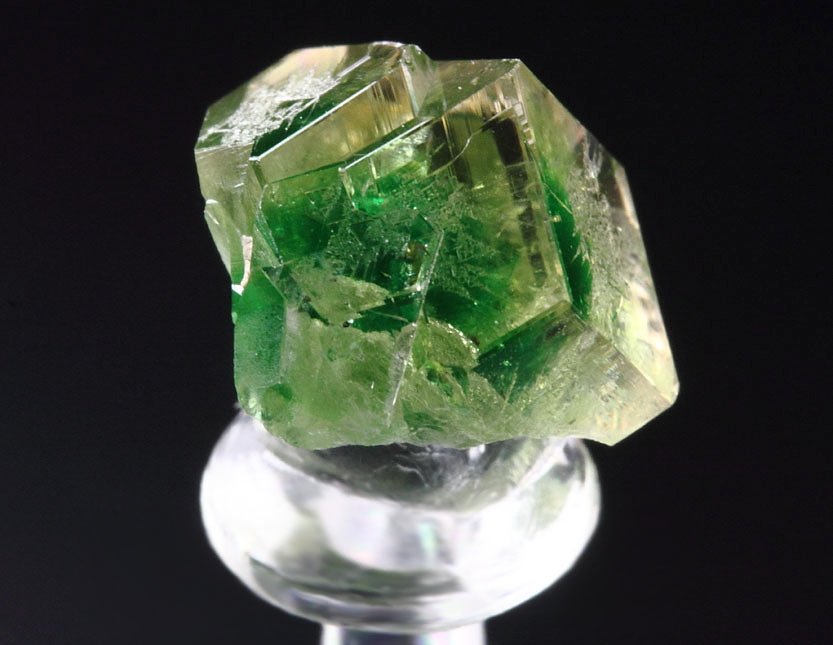 gem GARNET var. GROSSULAR with GREEN CHROMIAN PHANTOM