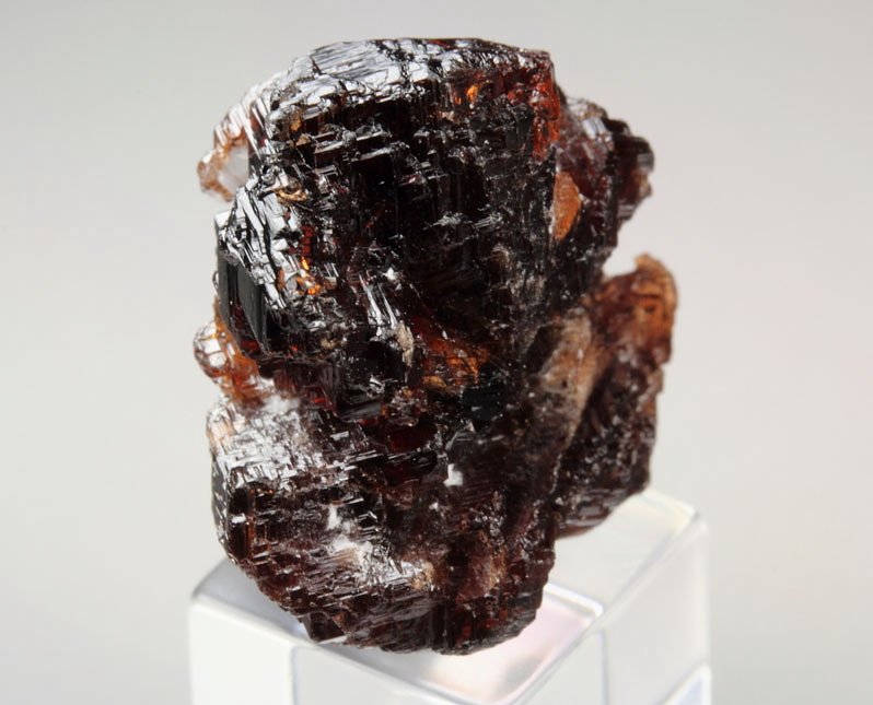 skeletal GARNET var. SPESSARTINE