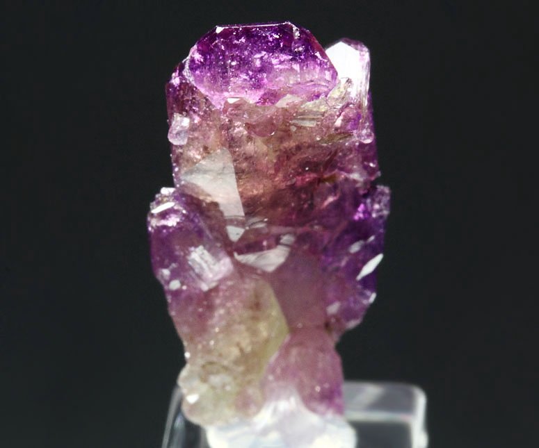 gem VESUVIANITE var. MANGANOAN