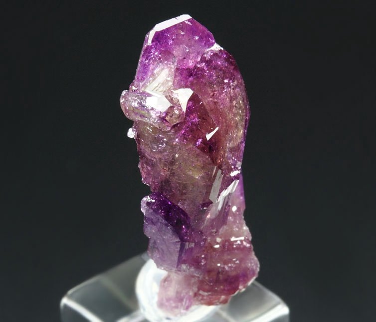 gem VESUVIANITE var. MANGANOAN