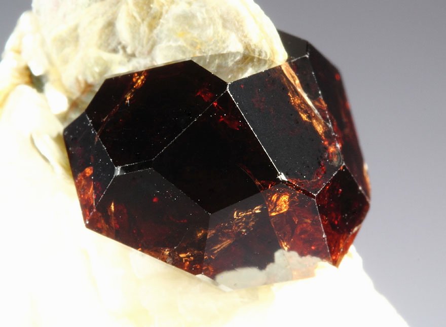 gem GARNET var. SPESSARTINE, ALBITE, MUSCOVITE