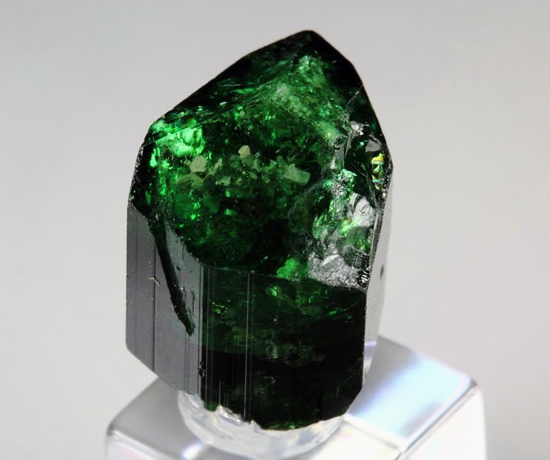 gem TOURMALINE var. CHROME TOURMALINE