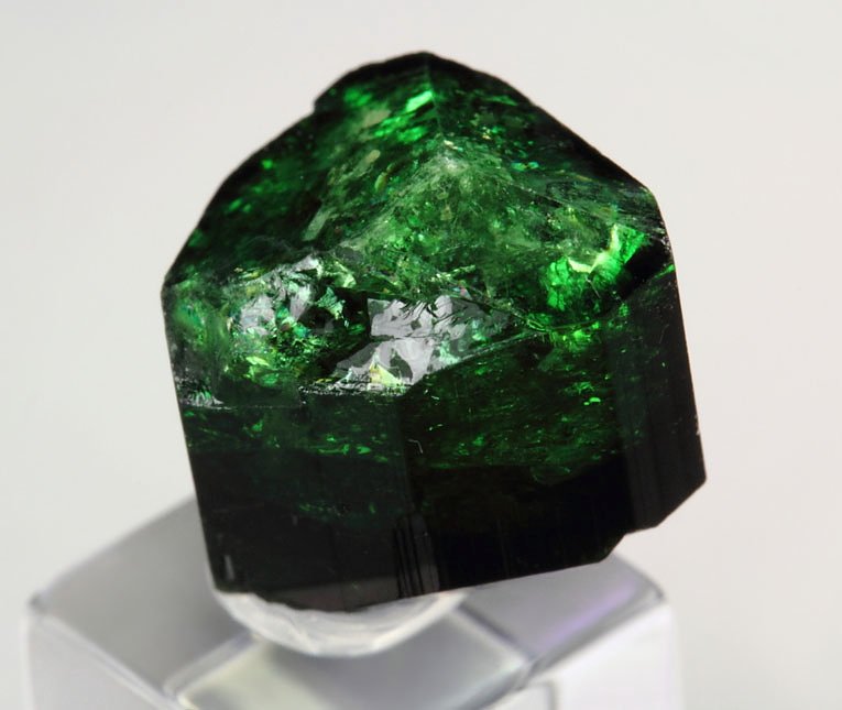 gem TOURMALINE var. CHROME TOURMALINE