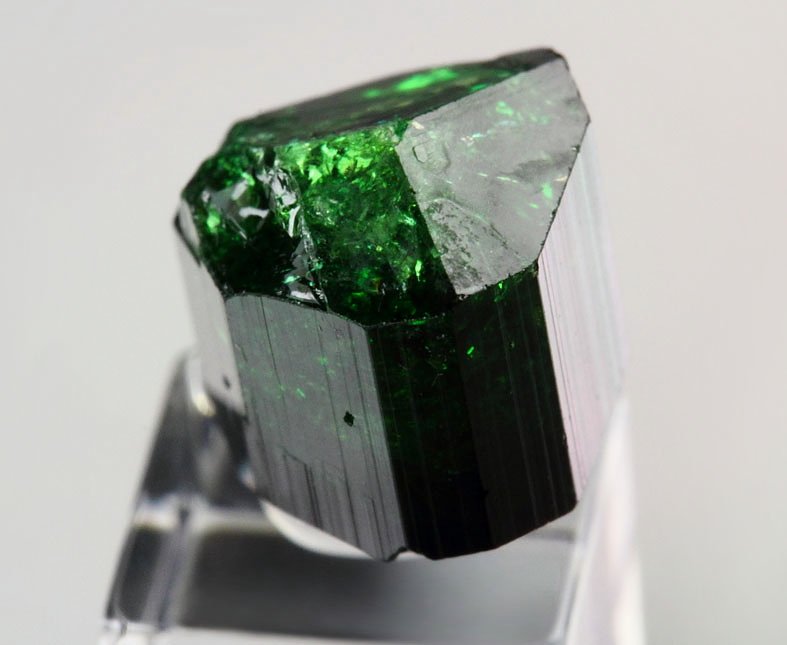 gem TOURMALINE var. CHROME TOURMALINE