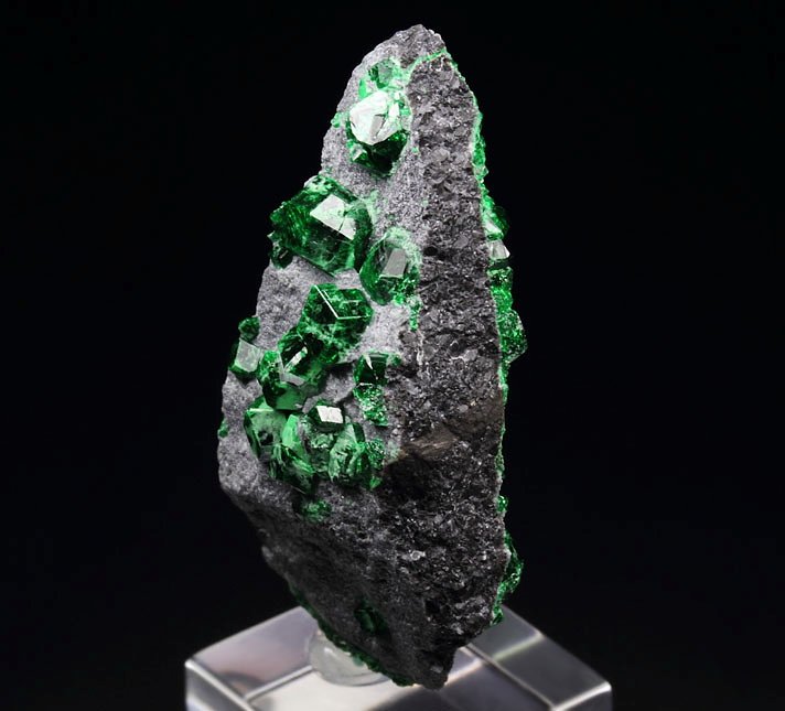 GARNET var. UVAROVITE