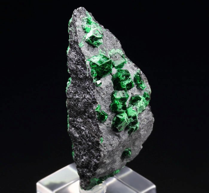 GARNET var. UVAROVITE