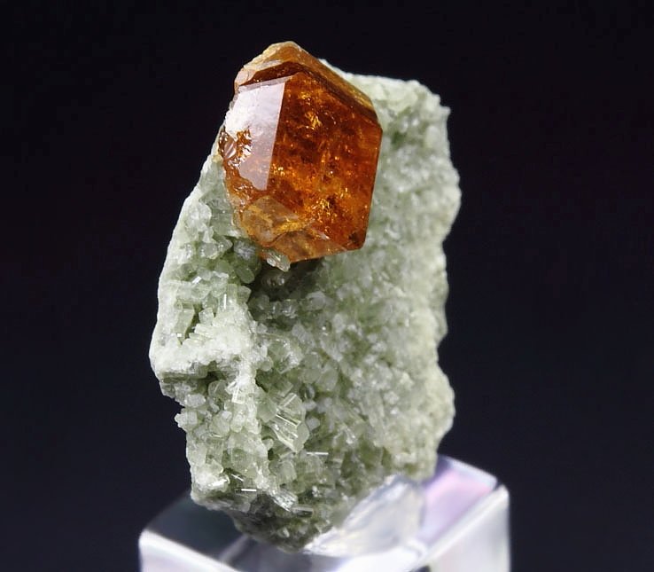 gem GARNET var. GROSSULAR, DIOPSIDE