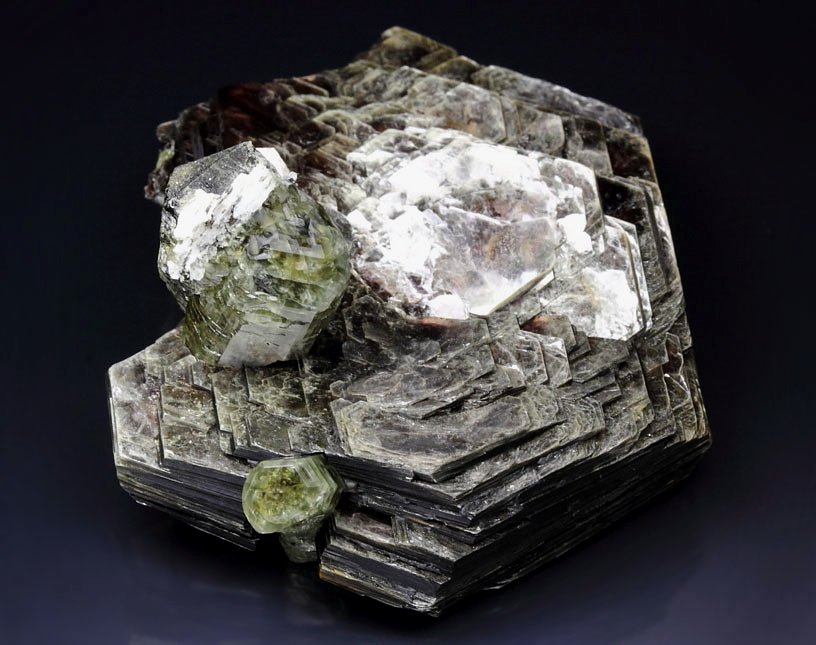 MUSCOVITE, FLUORAPATITE