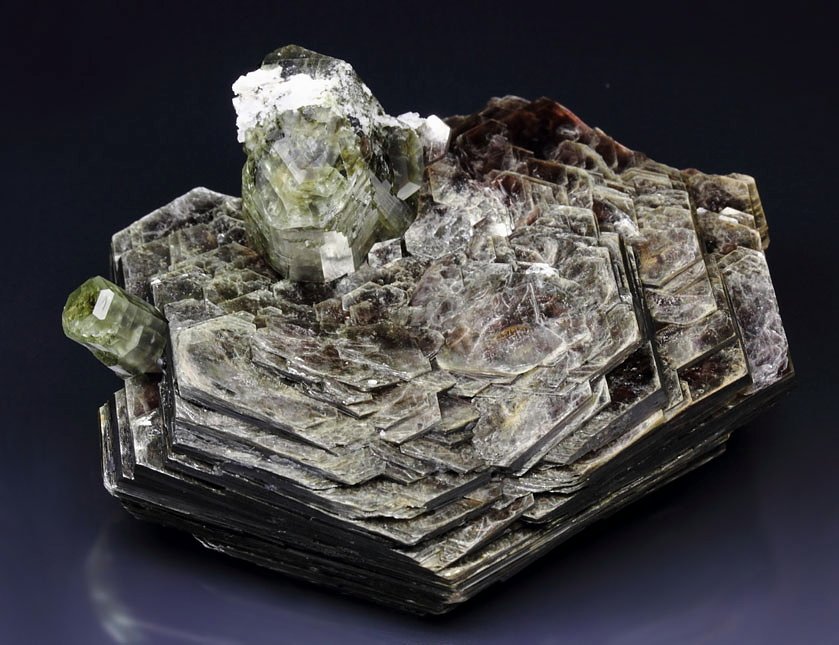 MUSCOVITE, FLUORAPATITE