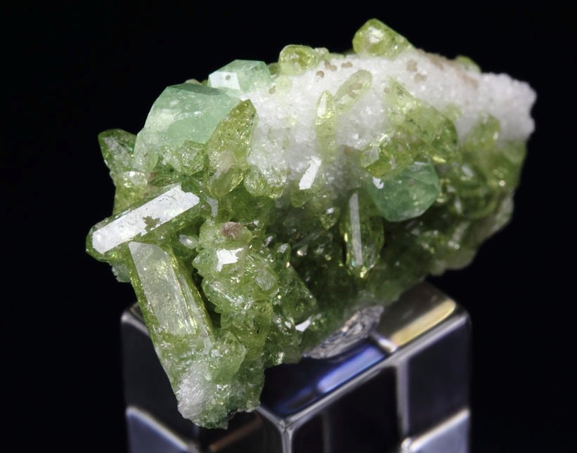 gem VESUVIANITE, gem GARNET var. GROSSULAR