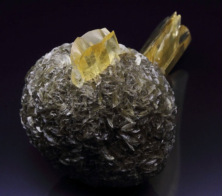 twinned GYPSUM floater