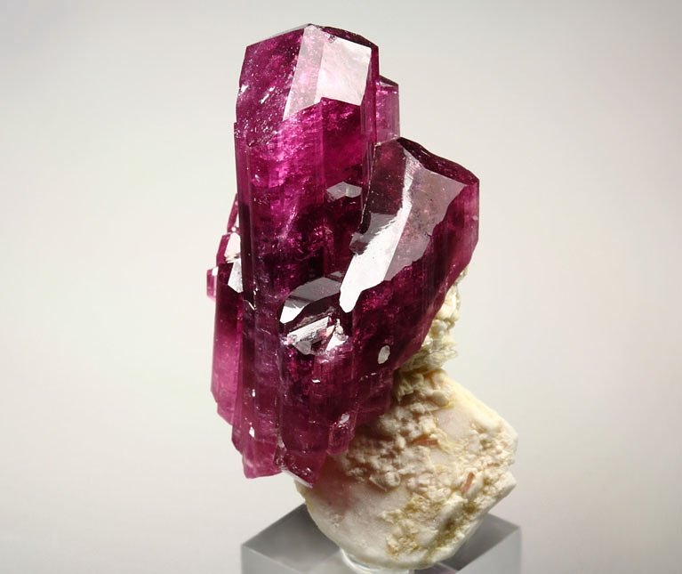 gem TOURMALINE var. ELBAITE bi-terminated