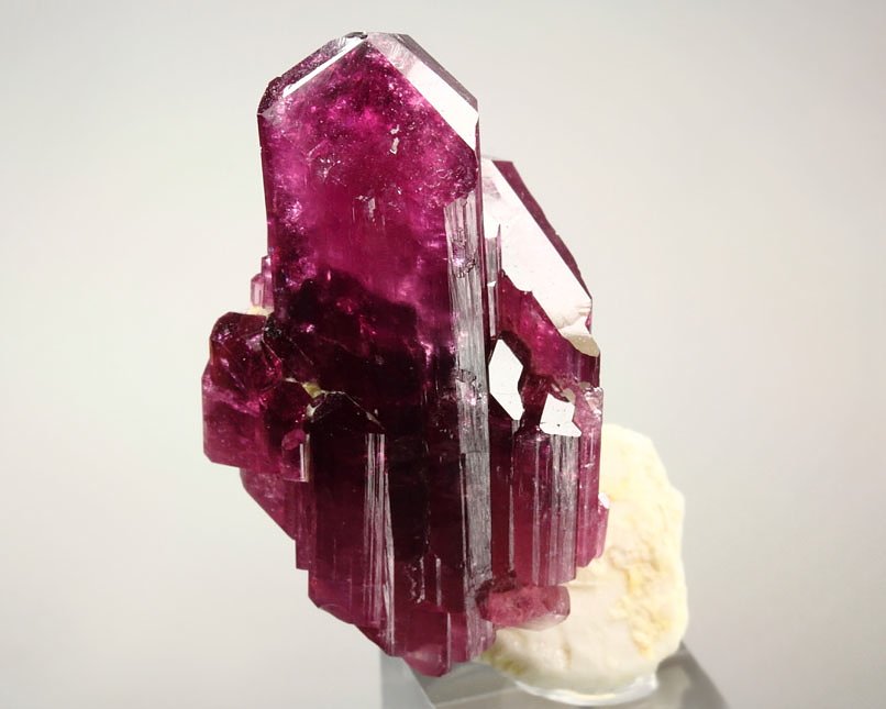 gem TOURMALINE var. ELBAITE bi-terminated